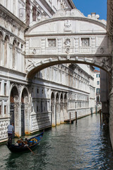 Obraz premium VENICE, ITALY - APRIL, 2018: The famous Bridge of Sighs at the beautiful Venice canals