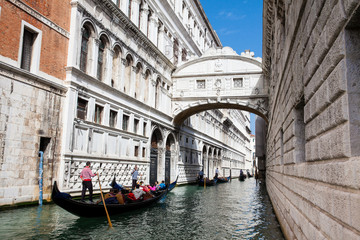 Fototapeta na wymiar VENICE, ITALY - APRIL, 2018: The famous Bridge of Sighs at the beautiful Venice canals