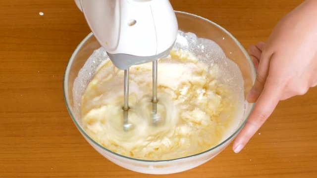 mix cottage cheese with cream mixer