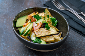 Salad with baked aubergines and vegetables
