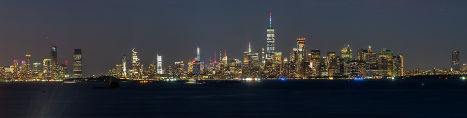 Fototapeta na wymiar Night Panorama of Manhattan Island