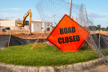 Road Closed sign at a construction site. - 274804420