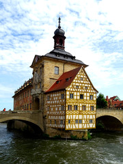 Das Alte Rathaus in Bamberg ist eines der bedeutendsten Bauwerke, das die historische von Bamberg Innenstadt prägt