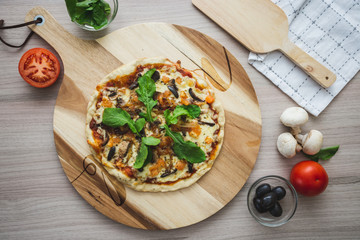 Vegan cheese pizza cenital shot