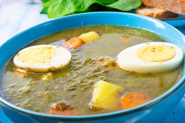 Sorrel soup with potatoes and egg