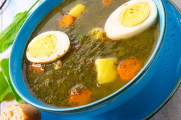 Sorrel soup with potatoes and egg