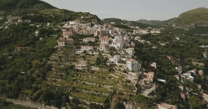 Raito visto dall'alto lato mare