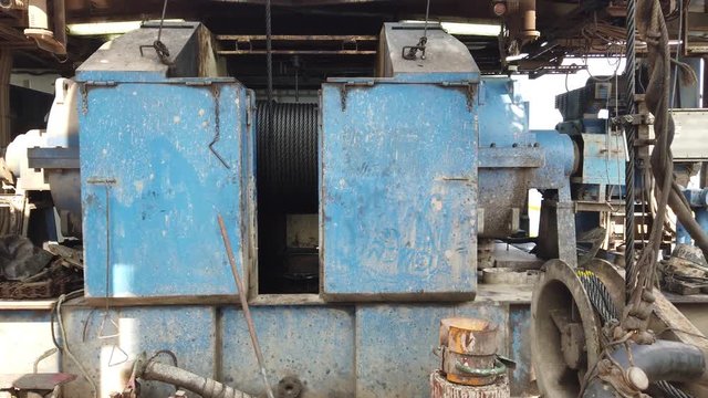 Drawworks for oil drilling rig
