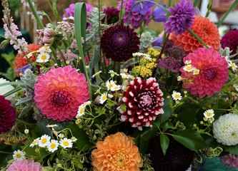 Flower decoration with dahlias
