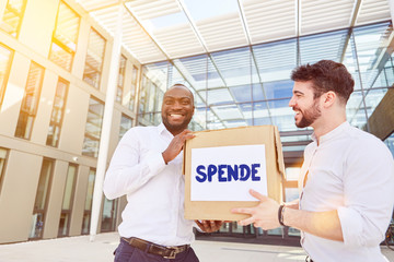 Firma sammelt karikative Spenden bei Spendenaktion