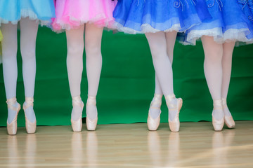 ballet dancer legs in pointe shoe