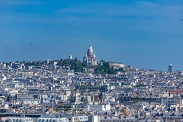 Fototapeta na wymiar Paris, panorama of the city, with Montmartre and the Sacre-Choeur basilica in background 