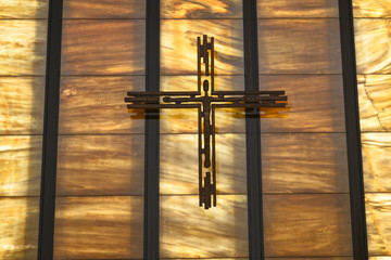 Kreuz im Innenraum der Kirche von Meggen, Luzern, Schweiz