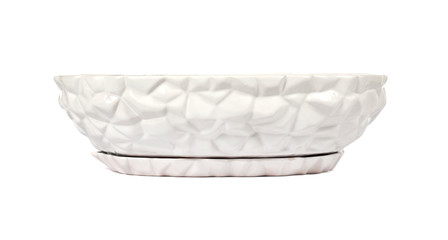 Obraz premium Empty ceramic white flower pot isolated on white background with clipping path