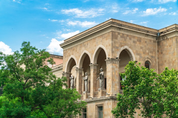 Obraz premium Historyczny budynek Biblioteki Narodowej Azerbejdżanu