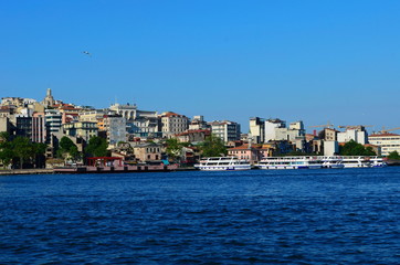 Obraz premium View of Istanbul and the Bosphorus from the pier