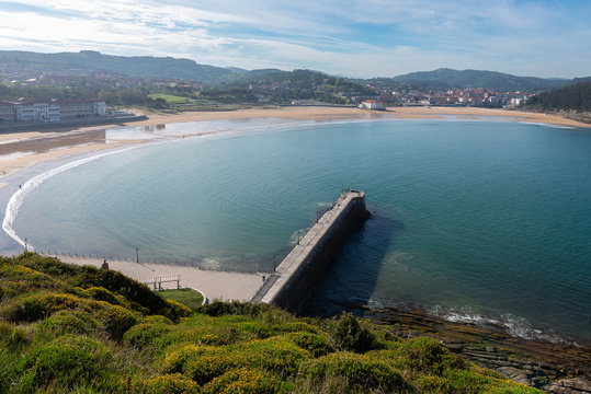 Bay of Gorliz and Plentzia, Vizcaya, Spain foto de Stock | Adobe Stock