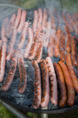 saucisses et merguez au barbecue