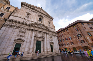 Obraz premium ROME, ITALY - JUNE 2014: Tourists visit city streets. The city attracts 15 million people annually