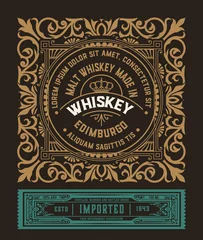 Behang Vintage labels Old Whisky label met vintage ornamenten