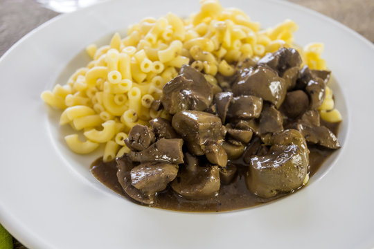 rognons de boeuf et p&acirc;tes