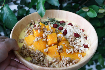 smoothie bowl,mango yogurt with fruit topping
