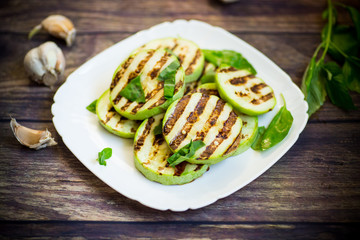 grilled zucchini slices with garlic and spices
