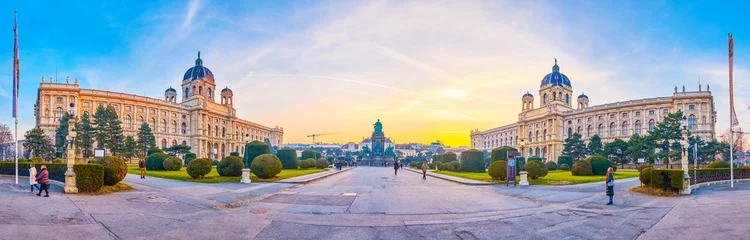 Fotobehang Panorama van Maria Theresien Platz in Wenen, Oostenrijk © efesenko