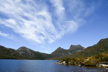 Dove lake and Cradle Mountain in the day