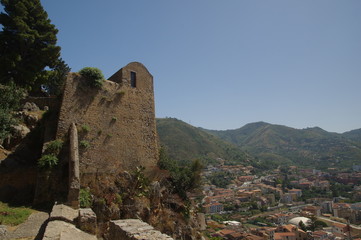 Fototapeta na wymiar Ruine in Cefalü auf Sizilien