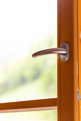 Griff von geöffnetem Fenster