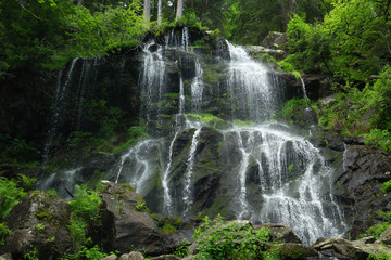 Fototapeta na wymiar Zweribach Wasserfall