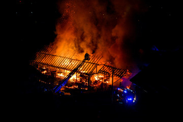 Großbrandsstelle Gebäude Feuerwehr Firefighter