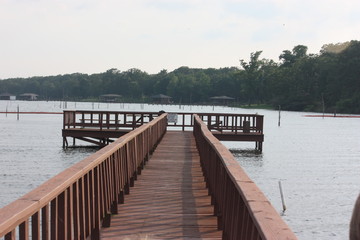 Fototapeta na wymiar wooden pier on lake