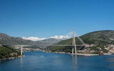 Obraz premium Departing from the Franjo Tudman bridge in the Dubrovnik cruise port near the old town