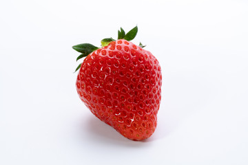 I shot while rotating the strawberry on a white background.