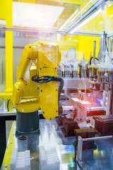 automatic screen protector film or glass cover in manufacture mobile phone factory