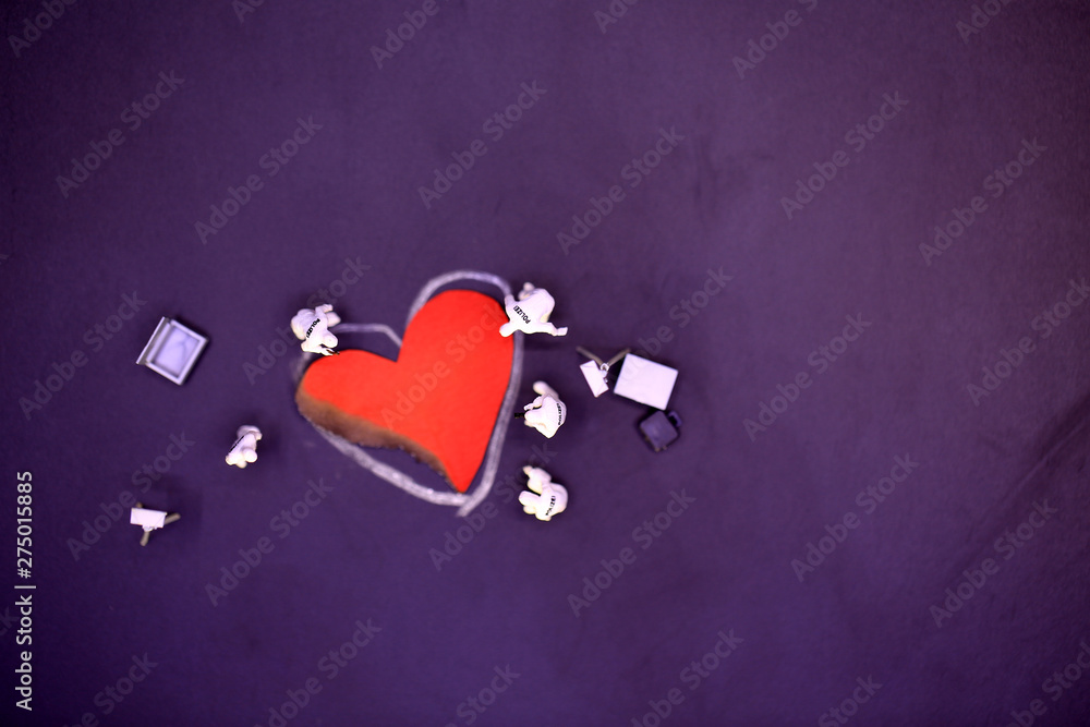 Wall mural broken heart is found on the ground