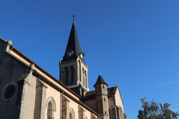 Fototapeta na wymiar Eglise catholique Saint Clair dans le village de Brignais - Département du Rhône - France