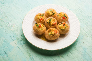 Sev puri - Indian snack and a type of chaat. Popular in Mumbai/pune from Maharashtra. it's a roadside food also served as a starter in restaurants