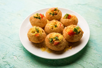 Sev puri - Indian snack and a type of chaat. Popular in Mumbai/pune from Maharashtra. it's a roadside food also served as a starter in restaurants