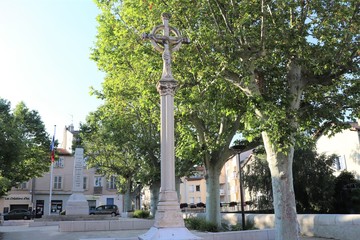 Memorial religieux de la mission de 1873 et monuments aux morts de la Première Guerre Mondiale de...