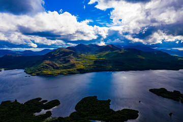 Die Stadt Killarney in Irland aus der Luft