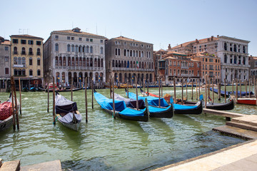 Fototapeta na wymiar Gondole grang canal Venise