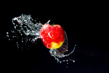 Apfel mit Wasserwelle