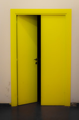 La porta gialla