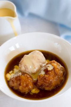 Golden Syrup Dumplings With Custard Australian Food