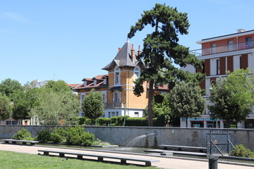 Place Hippolyte Peragut - Ville de Tassin-La-Demi-Lune  - Département du Rhône - France