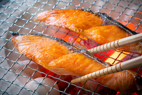 1 240 最適な 焼き鮭 画像 ストック写真 ベクター Adobe Stock