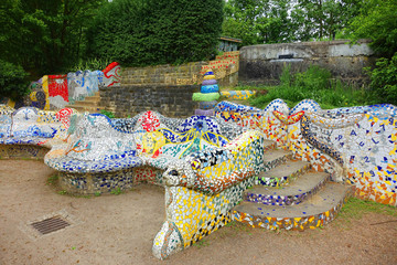 Mosaikbank in Berliner Park